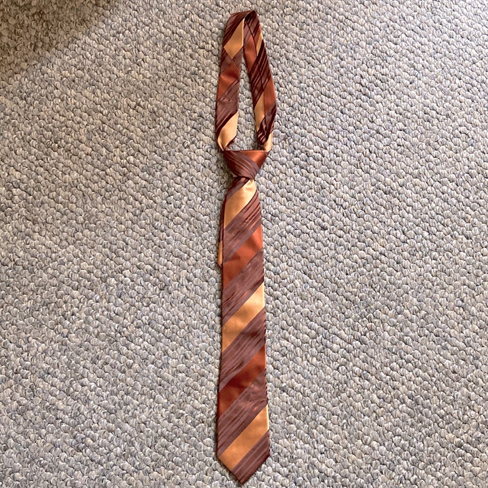 BCBG neck tie